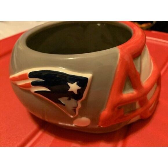 NEW ENGLAND PATRIOTS CERAMIC HELMET BOWL - Picture 1 of 6